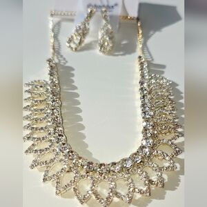 Sparkling Clear Crystal Collar Necklace in Gold